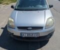Серый Форд Фиеста, объемом двигателя 1.2 л и пробегом 188 тыс. км за 3800 $, фото 1 на Automoto.ua