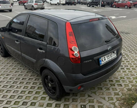 Серый Форд Фиеста, объемом двигателя 1.39 л и пробегом 202 тыс. км за 3499 $, фото 4 на Automoto.ua
