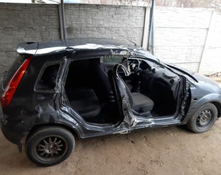 Серый Форд Фиеста, объемом двигателя 0 л и пробегом 206 тыс. км за 1000 $, фото 1 на Automoto.ua