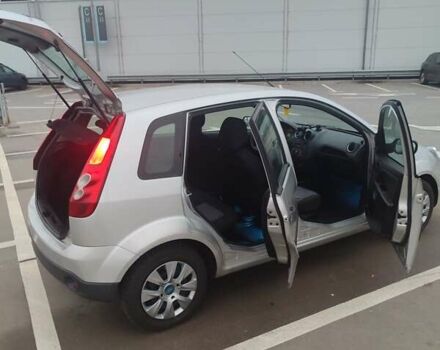 Сірий Форд Фієста, об'ємом двигуна 1.39 л та пробігом 189 тис. км за 3900 $, фото 2 на Automoto.ua