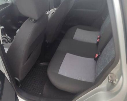 Сірий Форд Фієста, об'ємом двигуна 1.39 л та пробігом 189 тис. км за 3900 $, фото 8 на Automoto.ua