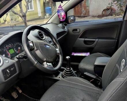 Серый Форд Фиеста, объемом двигателя 1.4 л и пробегом 213 тыс. км за 4700 $, фото 2 на Automoto.ua