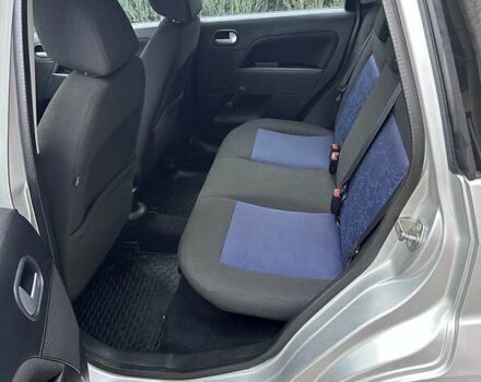 Сірий Форд Фієста, об'ємом двигуна 1.4 л та пробігом 178 тис. км за 4499 $, фото 10 на Automoto.ua