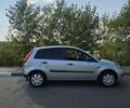 Серый Форд Фиеста, объемом двигателя 1.2 л и пробегом 242 тыс. км за 3700 $, фото 2 на Automoto.ua