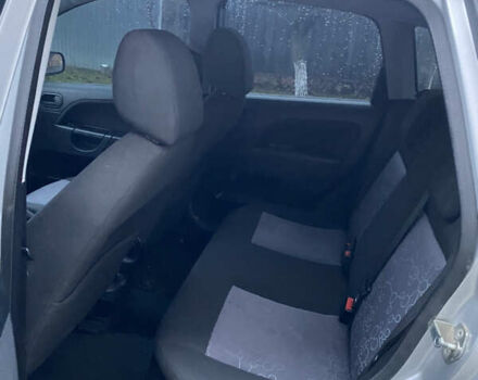 Серый Форд Фиеста, объемом двигателя 1.24 л и пробегом 156 тыс. км за 3500 $, фото 5 на Automoto.ua