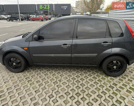 Серый Форд Фиеста, объемом двигателя 1.39 л и пробегом 202 тыс. км за 3499 $, фото 5 на Automoto.ua