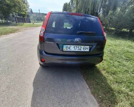 Серый Форд Фиеста, объемом двигателя 1.4 л и пробегом 204 тыс. км за 3799 $, фото 5 на Automoto.ua