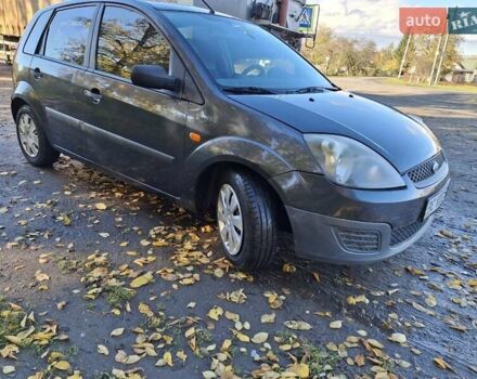 Серый Форд Фиеста, объемом двигателя 1.39 л и пробегом 292 тыс. км за 2700 $, фото 6 на Automoto.ua