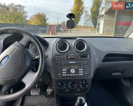 Форд Фиеста 2007 в Борисполе на Automoto.ua Серый Форд Фиеста, объемом двигателя 1.4 л и пробегом 255 тыс. км за 3900 $, фото 8 на Automoto.ua