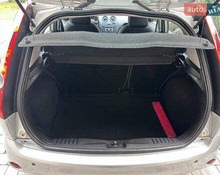 Сірий Форд Фієста, об'ємом двигуна 1.4 л та пробігом 178 тис. км за 4499 $, фото 16 на Automoto.ua