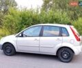 Сірий Форд Фієста, об'ємом двигуна 1.4 л та пробігом 216 тис. км за 4300 $, фото 4 на Automoto.ua