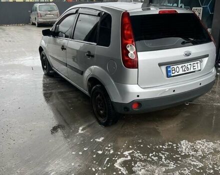 Серый Форд Фиеста, объемом двигателя 1.2 л и пробегом 194 тыс. км за 3300 $, фото 3 на Automoto.ua