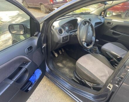 Серый Форд Фиеста, объемом двигателя 1.4 л и пробегом 270 тыс. км за 3500 $, фото 10 на Automoto.ua