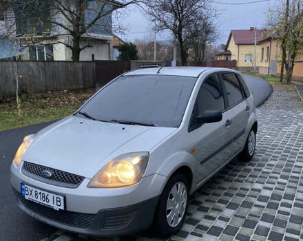 Серый Форд Фиеста, объемом двигателя 1.24 л и пробегом 156 тыс. км за 3500 $, фото 4 на Automoto.ua