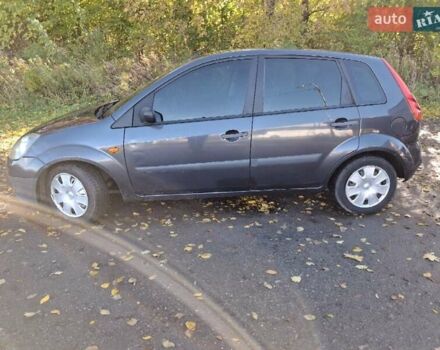 Серый Форд Фиеста, объемом двигателя 1.39 л и пробегом 292 тыс. км за 2700 $, фото 5 на Automoto.ua