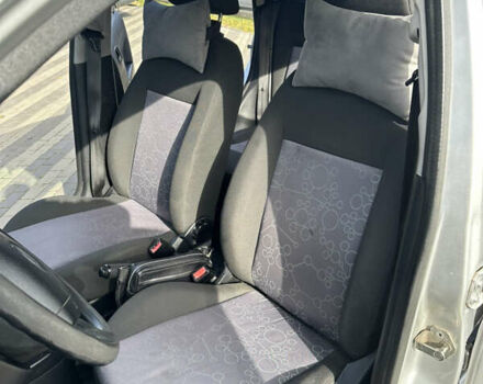 Форд Фиеста 2007 в Борисполе на Automoto.ua Серый Форд Фиеста, объемом двигателя 1.4 л и пробегом 255 тыс. км за 3900 $, фото 9 на Automoto.ua