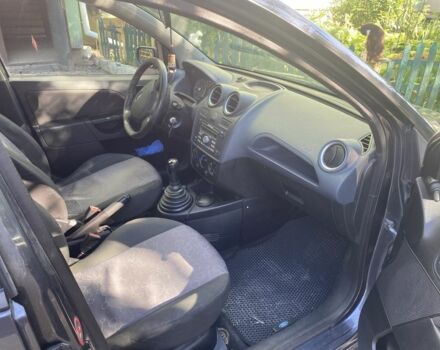 Серый Форд Фиеста, объемом двигателя 1.4 л и пробегом 270 тыс. км за 3500 $, фото 7 на Automoto.ua