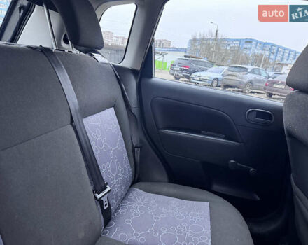 Серый Форд Фиеста, объемом двигателя 1.4 л и пробегом 225 тыс. км за 3700 $, фото 7 на Automoto.ua