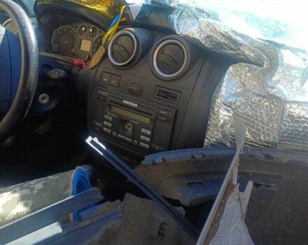 Серый Форд Фиеста, объемом двигателя 1.4 л и пробегом 233 тыс. км за 902 $, фото 1 на Automoto.ua