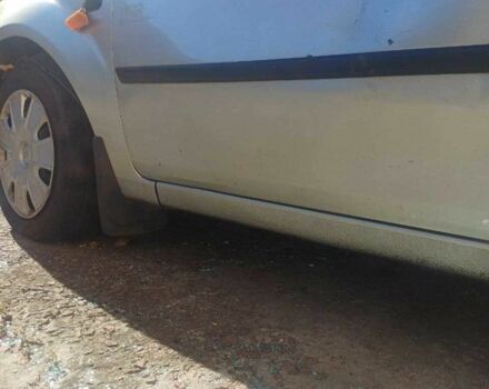 Серый Форд Фиеста, объемом двигателя 1.4 л и пробегом 233 тыс. км за 902 $, фото 7 на Automoto.ua