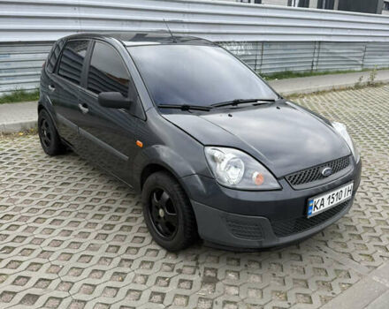 Серый Форд Фиеста, объемом двигателя 1.39 л и пробегом 202 тыс. км за 3499 $, фото 1 на Automoto.ua