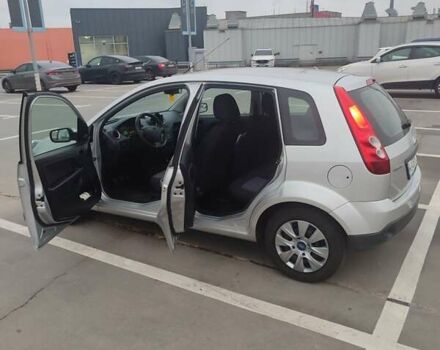 Сірий Форд Фієста, об'ємом двигуна 1.39 л та пробігом 189 тис. км за 3900 $, фото 5 на Automoto.ua