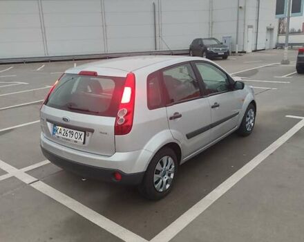 Сірий Форд Фієста, об'ємом двигуна 1.39 л та пробігом 189 тис. км за 3900 $, фото 12 на Automoto.ua