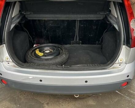 Серый Форд Фиеста, объемом двигателя 1.2 л и пробегом 194 тыс. км за 3300 $, фото 10 на Automoto.ua