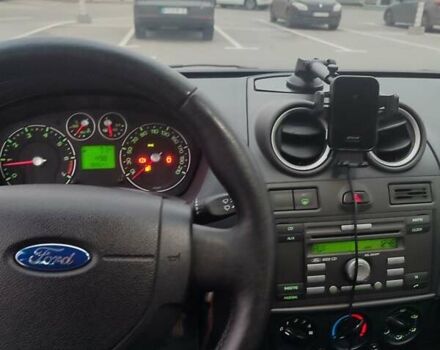 Сірий Форд Фієста, об'ємом двигуна 1.39 л та пробігом 189 тис. км за 3900 $, фото 7 на Automoto.ua