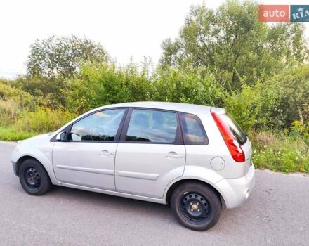 Сірий Форд Фієста, об'ємом двигуна 1.4 л та пробігом 216 тис. км за 4300 $, фото 1 на Automoto.ua