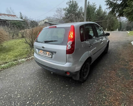 Серый Форд Фиеста, объемом двигателя 1.2 л и пробегом 78 тыс. км за 3200 $, фото 4 на Automoto.ua