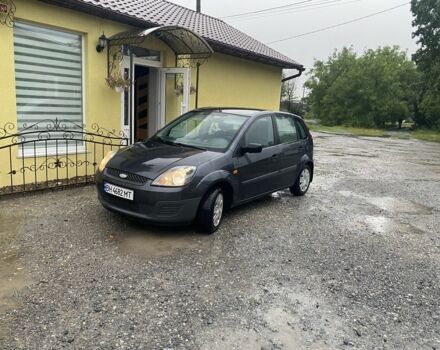 Серый Форд Фиеста, объемом двигателя 1.4 л и пробегом 270 тыс. км за 3750 $, фото 1 на Automoto.ua