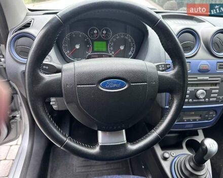 Сірий Форд Фієста, об'ємом двигуна 1.4 л та пробігом 178 тис. км за 4499 $, фото 6 на Automoto.ua