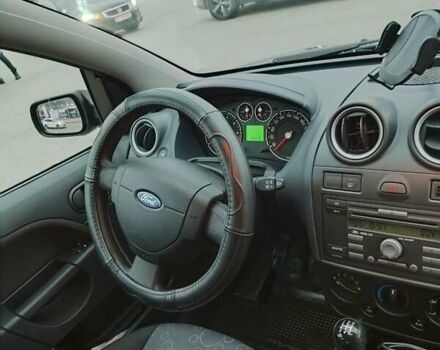 Серый Форд Фиеста, объемом двигателя 1.24 л и пробегом 125 тыс. км за 3450 $, фото 12 на Automoto.ua