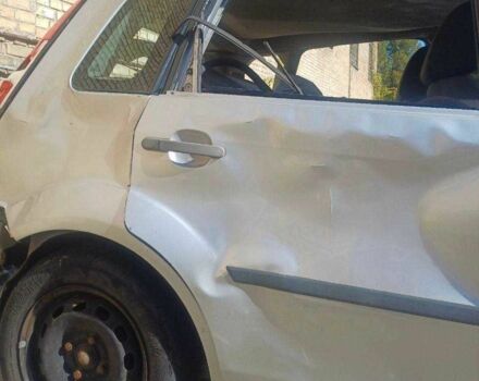 Серый Форд Фиеста, объемом двигателя 1.4 л и пробегом 233 тыс. км за 902 $, фото 3 на Automoto.ua