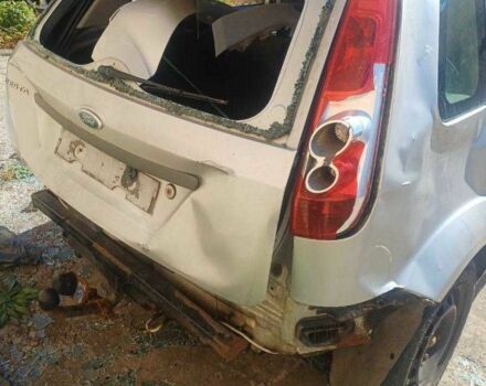 Серый Форд Фиеста, объемом двигателя 1.4 л и пробегом 233 тыс. км за 902 $, фото 2 на Automoto.ua