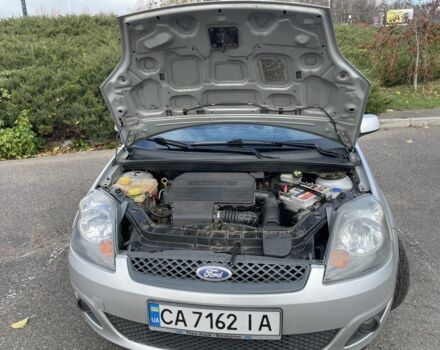 Сірий Форд Фієста, об'ємом двигуна 1.3 л та пробігом 180 тис. км за 5600 $, фото 16 на Automoto.ua