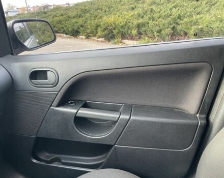 Сірий Форд Фієста, об'ємом двигуна 1.3 л та пробігом 180 тис. км за 5600 $, фото 4 на Automoto.ua