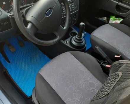 Серый Форд Фиеста, объемом двигателя 1.39 л и пробегом 184 тыс. км за 4600 $, фото 12 на Automoto.ua