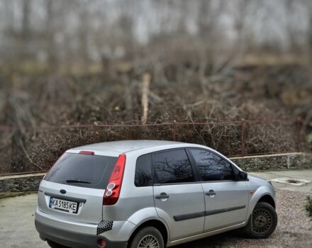 Сірий Форд Фієста, об'ємом двигуна 1.2 л та пробігом 246 тис. км за 3800 $, фото 3 на Automoto.ua