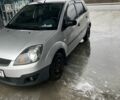 Серый Форд Фиеста, объемом двигателя 1.2 л и пробегом 194 тыс. км за 3300 $, фото 2 на Automoto.ua