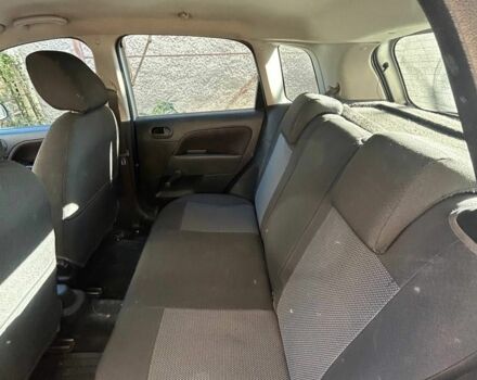 Серый Форд Фиеста, объемом двигателя 1.2 л и пробегом 180 тыс. км за 3700 $, фото 4 на Automoto.ua