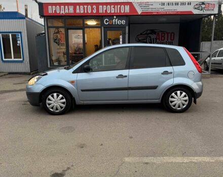 Серый Форд Фиеста, объемом двигателя 1.2 л и пробегом 145 тыс. км за 4350 $, фото 7 на Automoto.ua