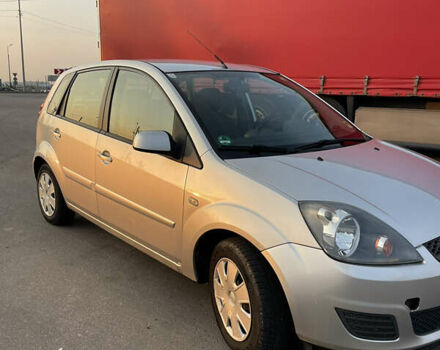 Сірий Форд Фієста, об'ємом двигуна 1.3 л та пробігом 230 тис. км за 4300 $, фото 1 на Automoto.ua