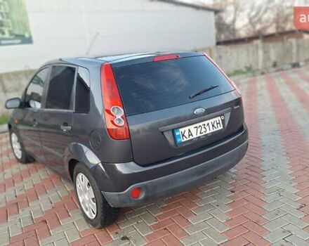 Серый Форд Фиеста, объемом двигателя 1.39 л и пробегом 269 тыс. км за 3800 $, фото 3 на Automoto.ua
