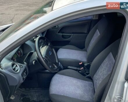 Серый Форд Фиеста, объемом двигателя 1.3 л и пробегом 315 тыс. км за 2950 $, фото 21 на Automoto.ua