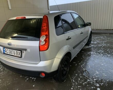 Серый Форд Фиеста, объемом двигателя 1.4 л и пробегом 265 тыс. км за 3000 $, фото 1 на Automoto.ua