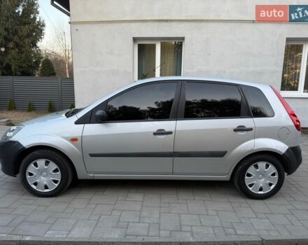 Сірий Форд Фієста, об'ємом двигуна 1.3 л та пробігом 116 тис. км за 4200 $, фото 4 на Automoto.ua