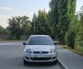 Серый Форд Фиеста, объемом двигателя 1.2 л и пробегом 242 тыс. км за 3700 $, фото 1 на Automoto.ua