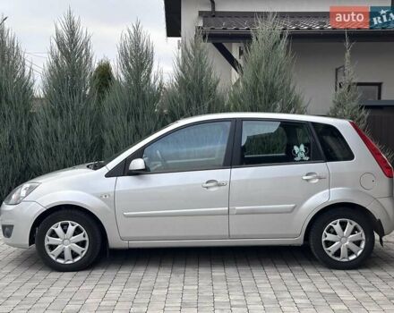 Сірий Форд Фієста, об'ємом двигуна 1.4 л та пробігом 178 тис. км за 4499 $, фото 3 на Automoto.ua